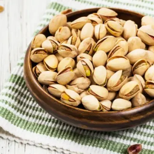 Should we eat salted or raw pistachios? Which is better?